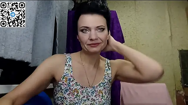 HotMamaQueen234 online show from March 21, 9:19 pm