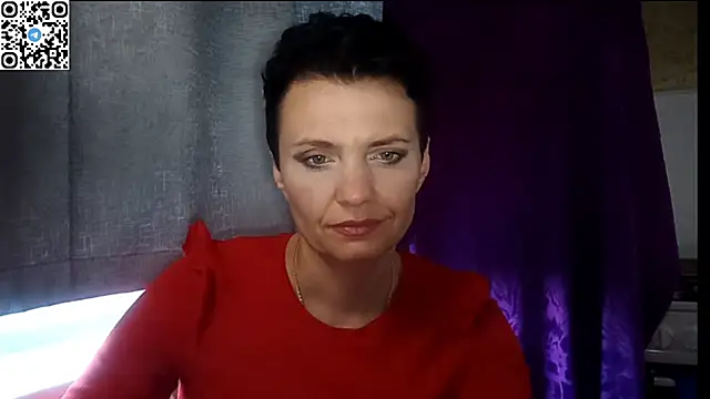 HotMamaQueen234 online show from July 6, 11:17 am