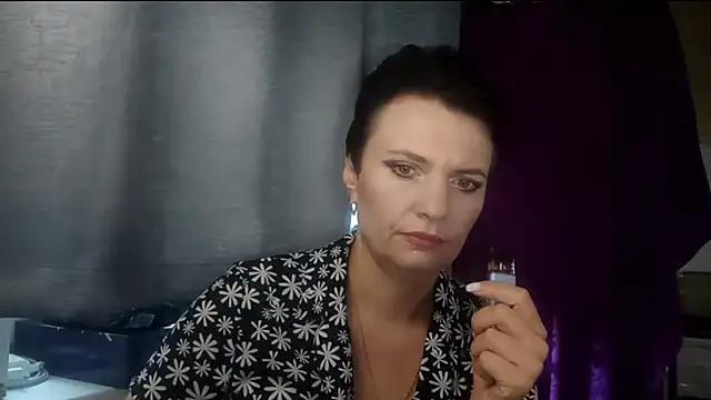 HotMamaQueen234 online show from July 30, 11:42 am