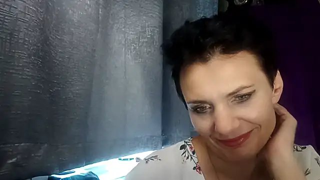 HotMamaQueen234 online show from July 25, 11:16 am