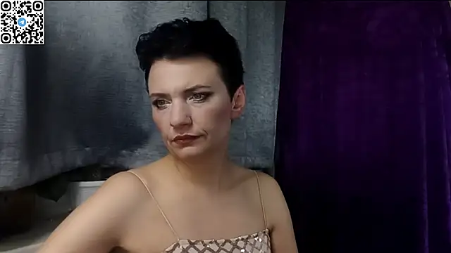 HotMamaQueen234 online show from April 17, 8:00 pm