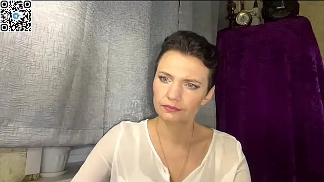 Snapshot of HotMamaQueen234 chatting on May 25, 9:02 pm HotMamaQueen234 online show from May 25, 9:02 pm