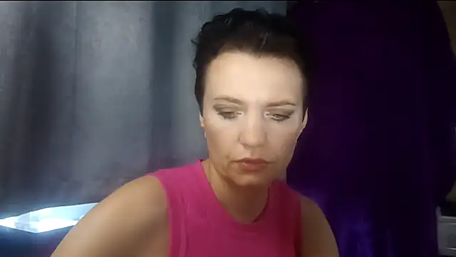 HotMamaQueen234 online show from July 28, 12:23 pm