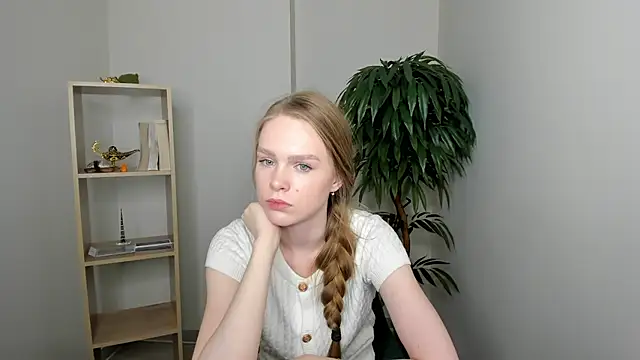 CharisBartko online show from March 17, 9:45 am