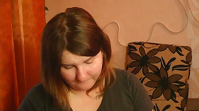 Snapshot of Minisstra chatting on April 5, 4:24 pm Minisstra online show from April 5, 4:24 pm