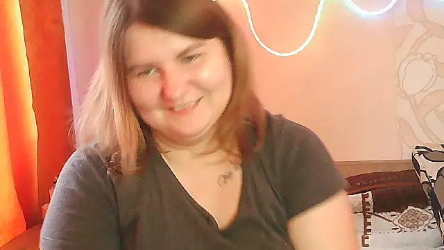 Snapshot of Minisstra chatting on April 10, 12:12 pm Minisstra online show from April 10, 12:12 pm