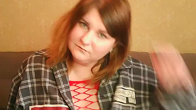 Snapshot of Minisstra chatting on April 9, 1:17 pm Minisstra online show from April 9, 1:17 pm