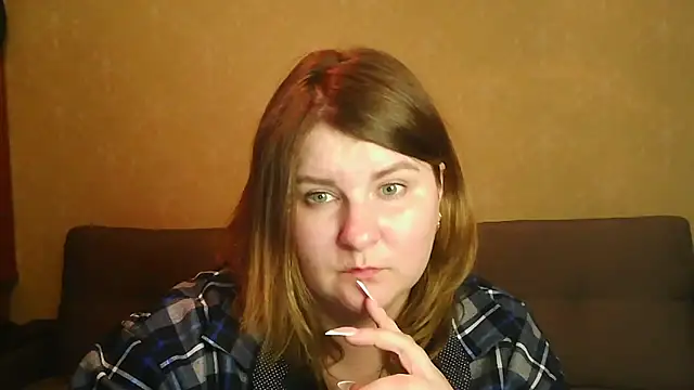 Snapshot of Minisstra chatting on April 7, 5:37 pm Minisstra online show from April 7, 5:37 pm
