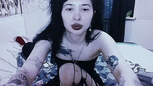 AllisonDeetz online show from June 21, 6:03 pm