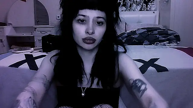 AllisonDeetz online show from April 7, 7:26 pm