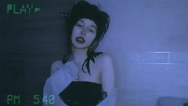 AllisonDeetz online show from March 18, 9:04 pm