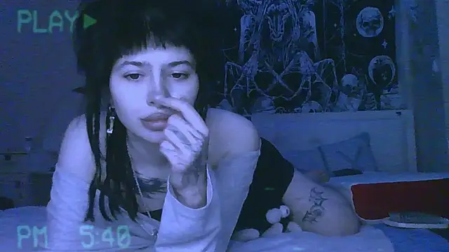 AllisonDeetz online show from March 20, 9:05 pm