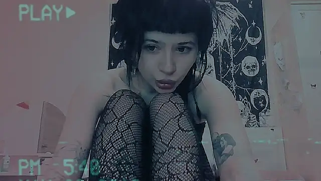 AllisonDeetz online show from April 3, 5:52 pm