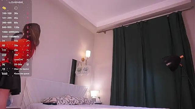 MarieCalligaro online show from April 2, 4:35 pm
