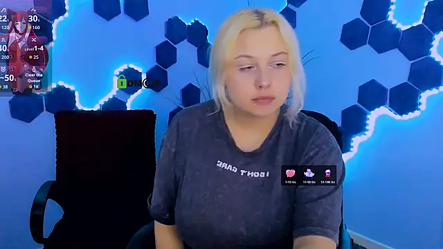 aria blaze  online show from March 19, 1:22 pm