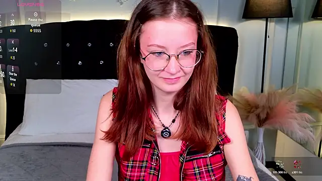Snapshot of AmelieViolet chatting on June 26, 11:05 am AmelieViolet online show from June 26, 11:05 am