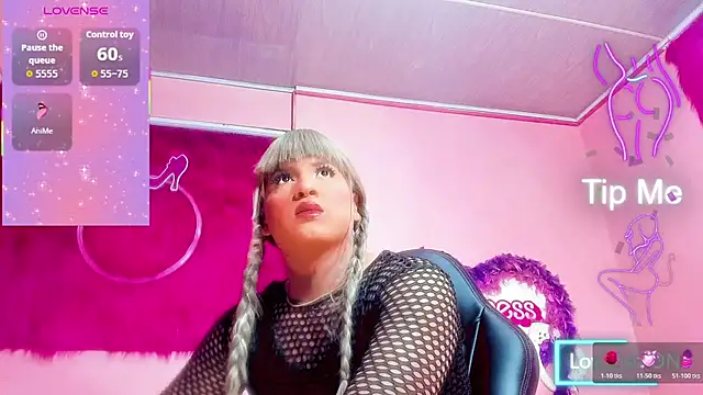 taylor  smith  online show from March 19, 11:21 am