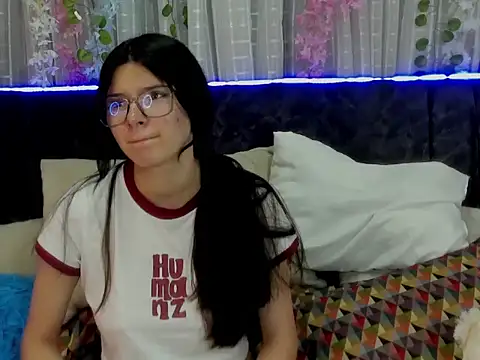 Snapshot of EmiSchwarz chatting on March 25, 12:26 pm EmiSchwarz online show from March 25, 12:26 pm