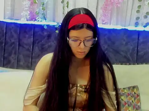 Snapshot of EmiSchwarz chatting on March 22, 1:12 pm EmiSchwarz online show from March 22, 1:12 pm