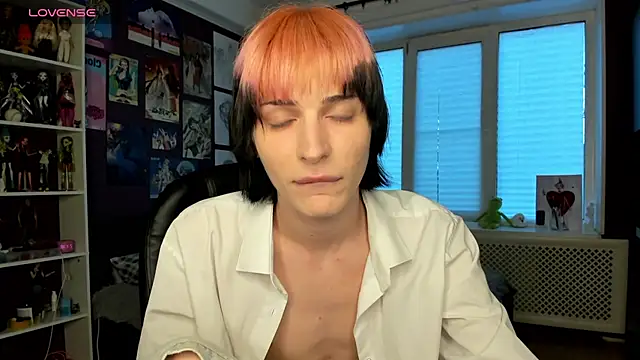 sweet peach    online show from May 17, 6:19 pm
