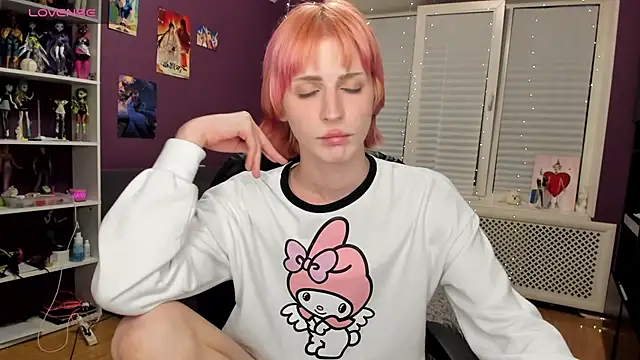 sweet peach    online show from May 15, 7:34 pm