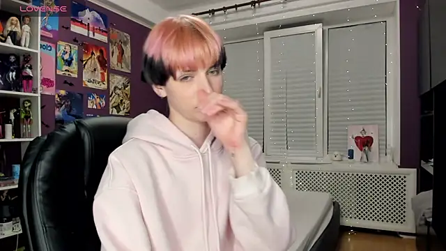 sweet peach    online show from May 21, 9:56 pm