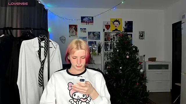 sweet peach    online show from April 10, 4:14 pm