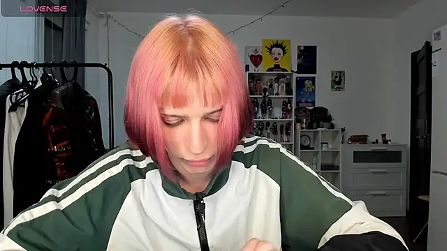 sweet peach    online show from April 15, 6:12 pm