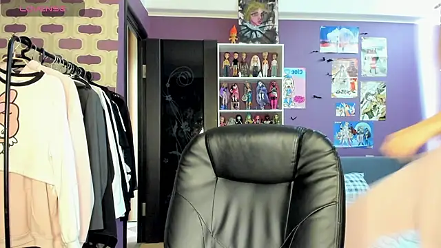 Snapshot of sweet_peach___ chatting on July 13, 1:32 pm sweet peach online show from July 13, 1:32 pm