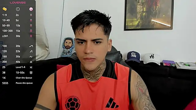sweetlatinoboy online show from March 18, 10:18 am
