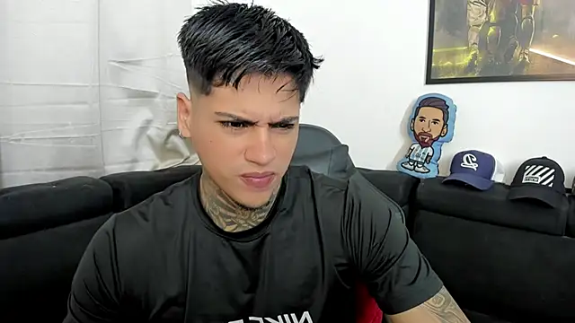 Snapshot of sweetlatinoboy chatting on May 5, 11:35 am sweetlatinoboy online show from May 5, 11:35 am