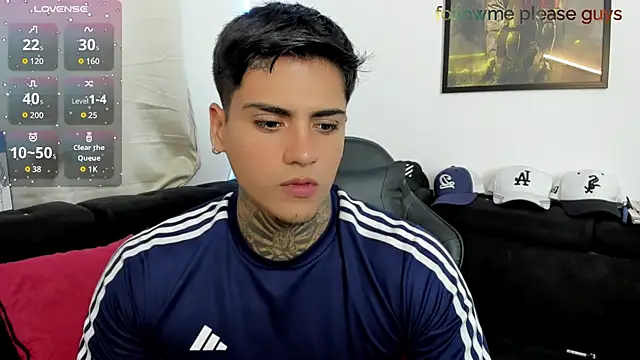 sweetlatinoboy online show from April 7, 9:16 pm