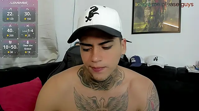 sweetlatinoboy online show from April 8, 10:17 am