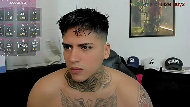 sweetlatinoboy online show from April 12, 10:40 am