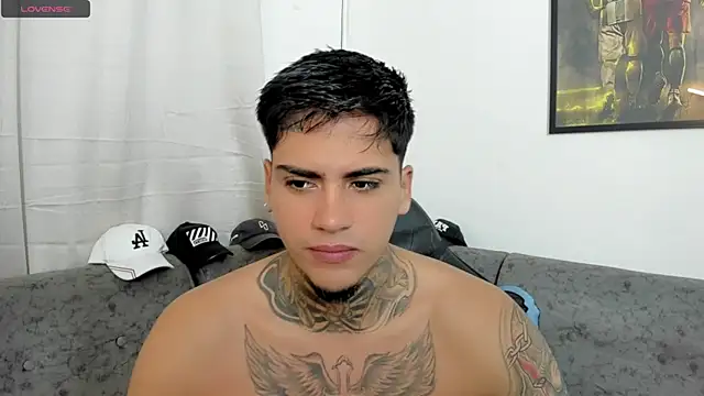 sweetlatinoboy online show from July 17, 9:39 am