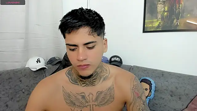 sweetlatinoboy online show from July 11, 9:31 am