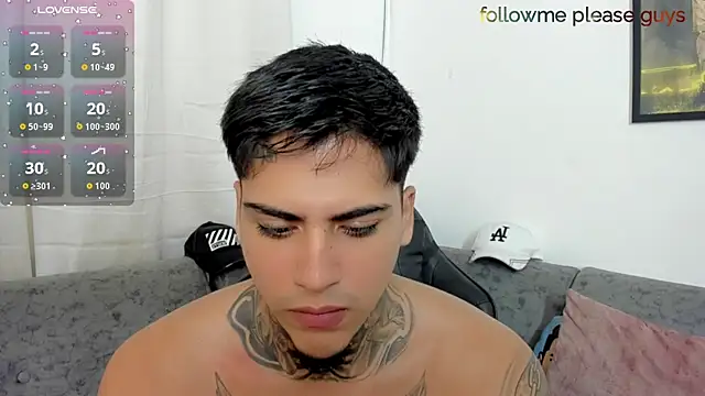 sweetlatinoboy online show from July 18, 9:45 pm