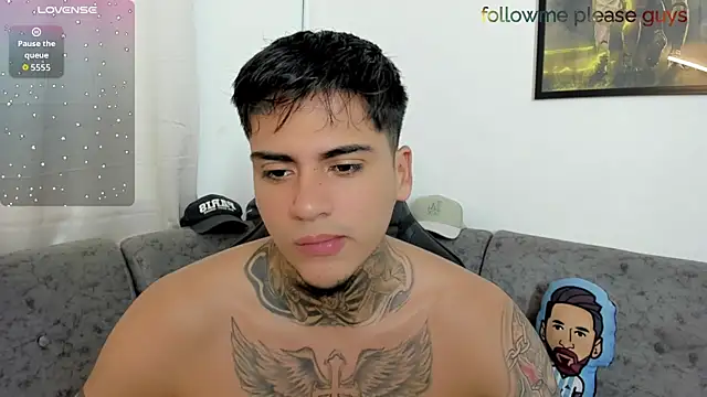 sweetlatinoboy online show from July 4, 10:14 pm