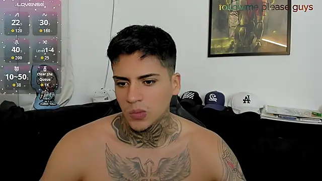 sweetlatinoboy online show from April 17, 11:07 pm