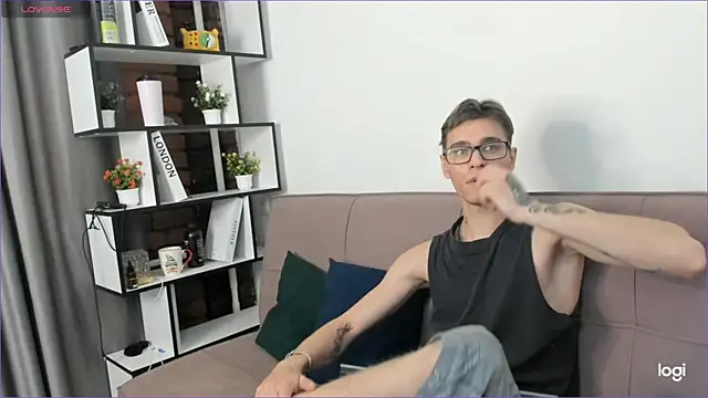 Shadow blink online show from April 12, 12:52 pm