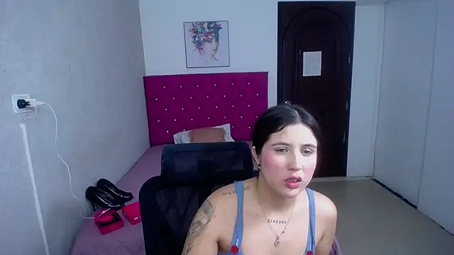 Pinkg Fox10 online show from July 3, 1:28 pm