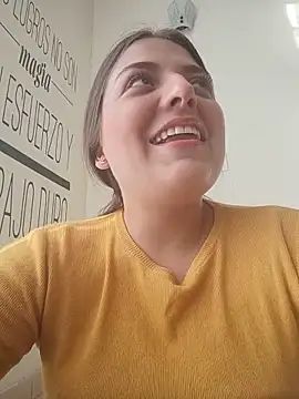 EmiilyStonee online show from May 13, 12:23 pm