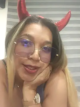 Melisa 14 online show from April 11, 1:24 am
