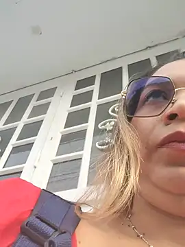 Snapshot of Melisa_14 chatting on May 25, 11:09 am Melisa 14 online show from May 25, 11:09 am