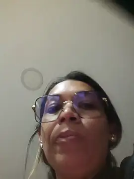 Snapshot of Melisa_14 chatting on May 22, 11:47 pm Melisa 14 online show from May 22, 11:47 pm