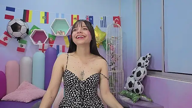 Isaa Skinny online show from July 5, 4:19 am