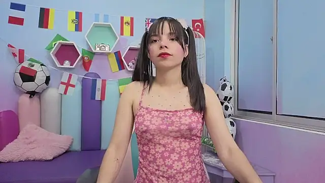 Isaa Skinny online show from July 3, 3:57 am