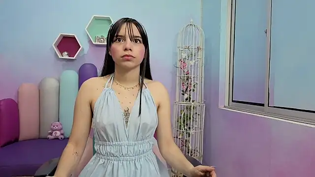 Isaa Skinny online show from May 28, 3:25 am