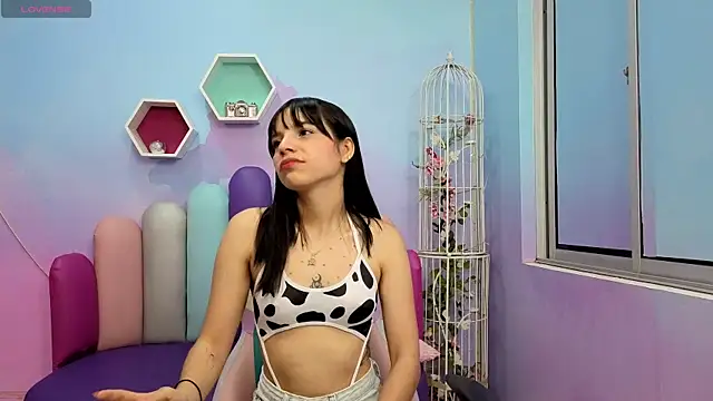 Snapshot of Isaa_Skinny chatting on April 25, 4:04 am Isaa Skinny online show from April 25, 4:04 am