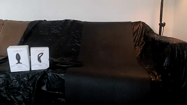 latexslaveboy online show from June 23, 7:45 pm